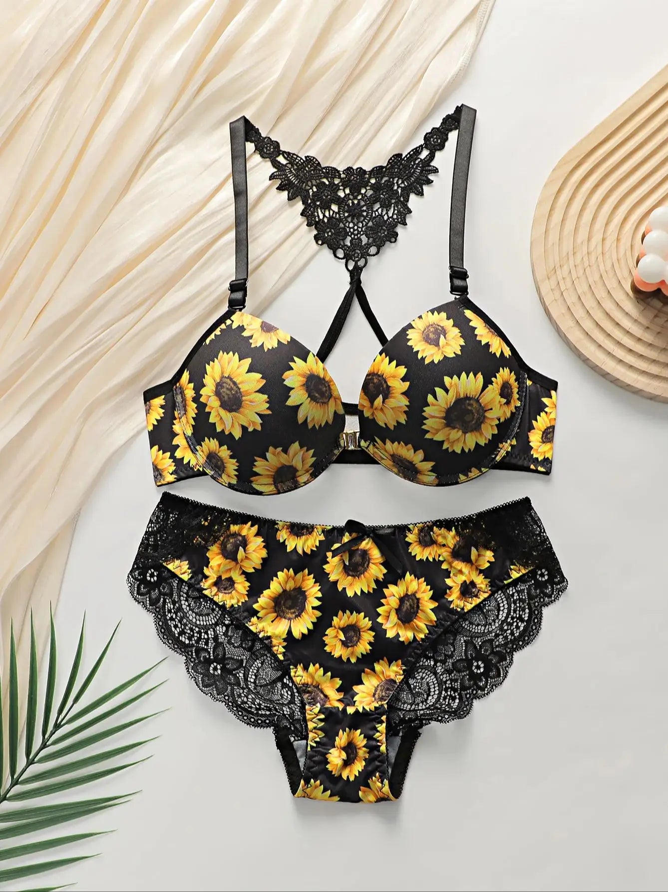 Chrysanthemum pattern push up bra and panties set