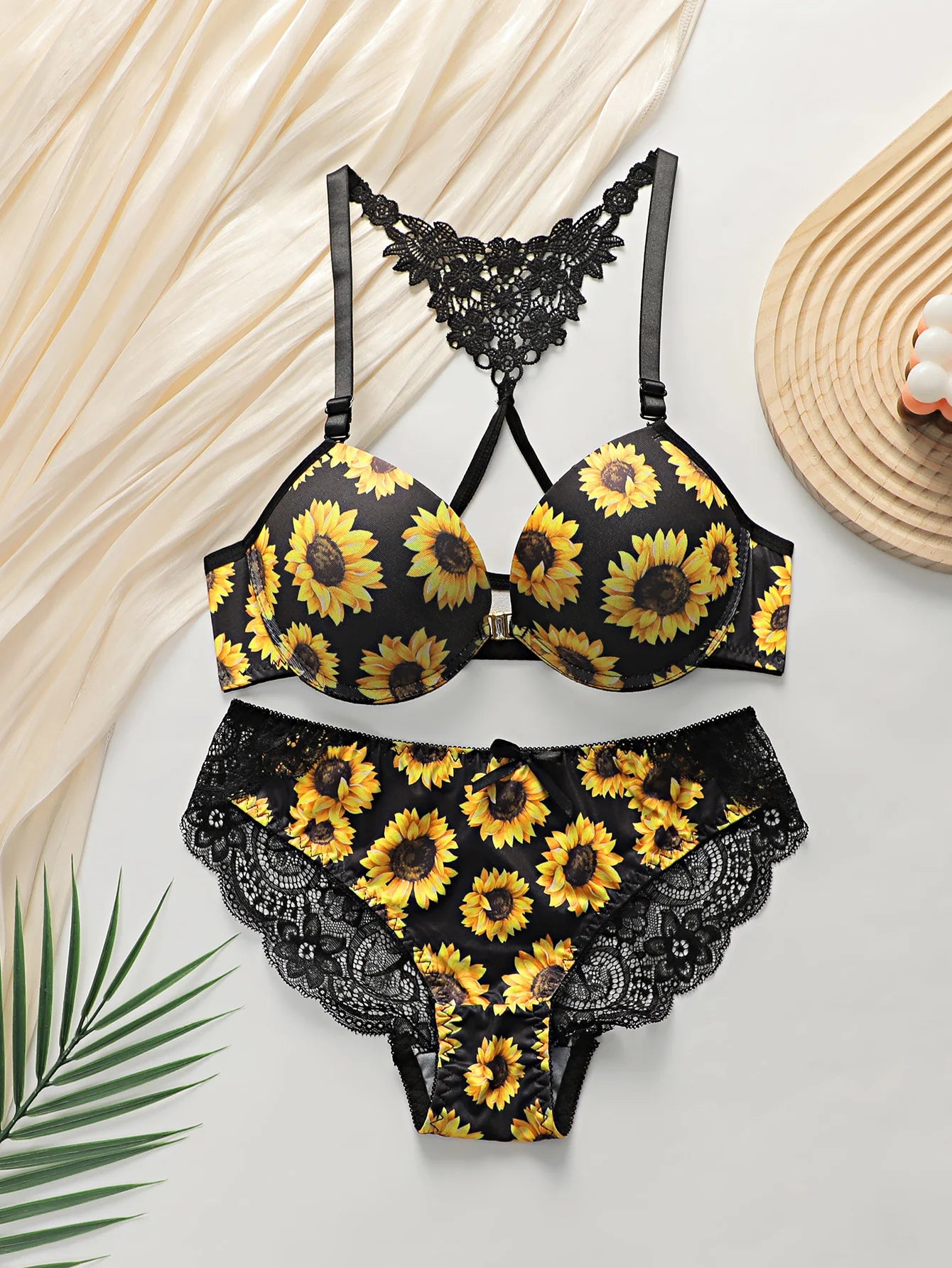 Chrysanthemum pattern push up bra and panties set