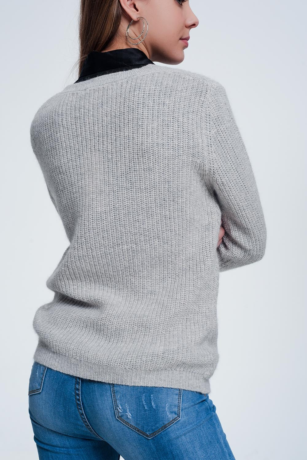 Gray sweater with knitted stripe detailSweaters