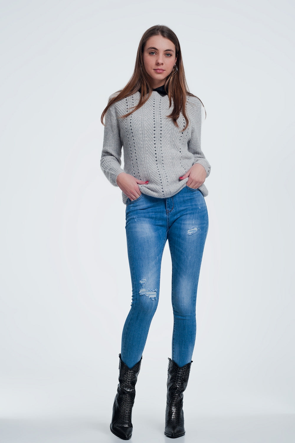 Gray sweater with knitted stripe detailSweaters