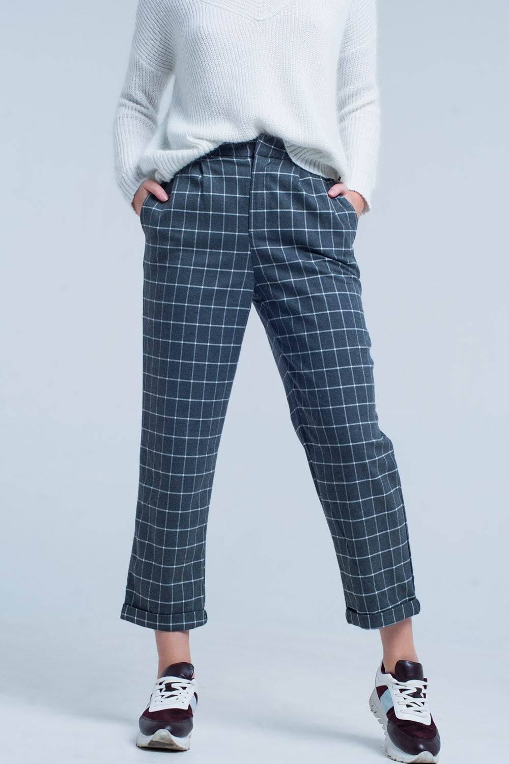 Grey Pants in White check PrintPants