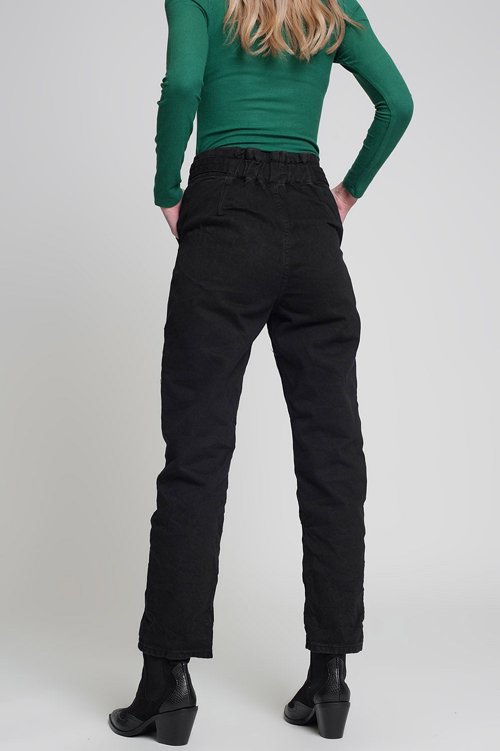 Jeans with paper bag waist and button details in blackJeans