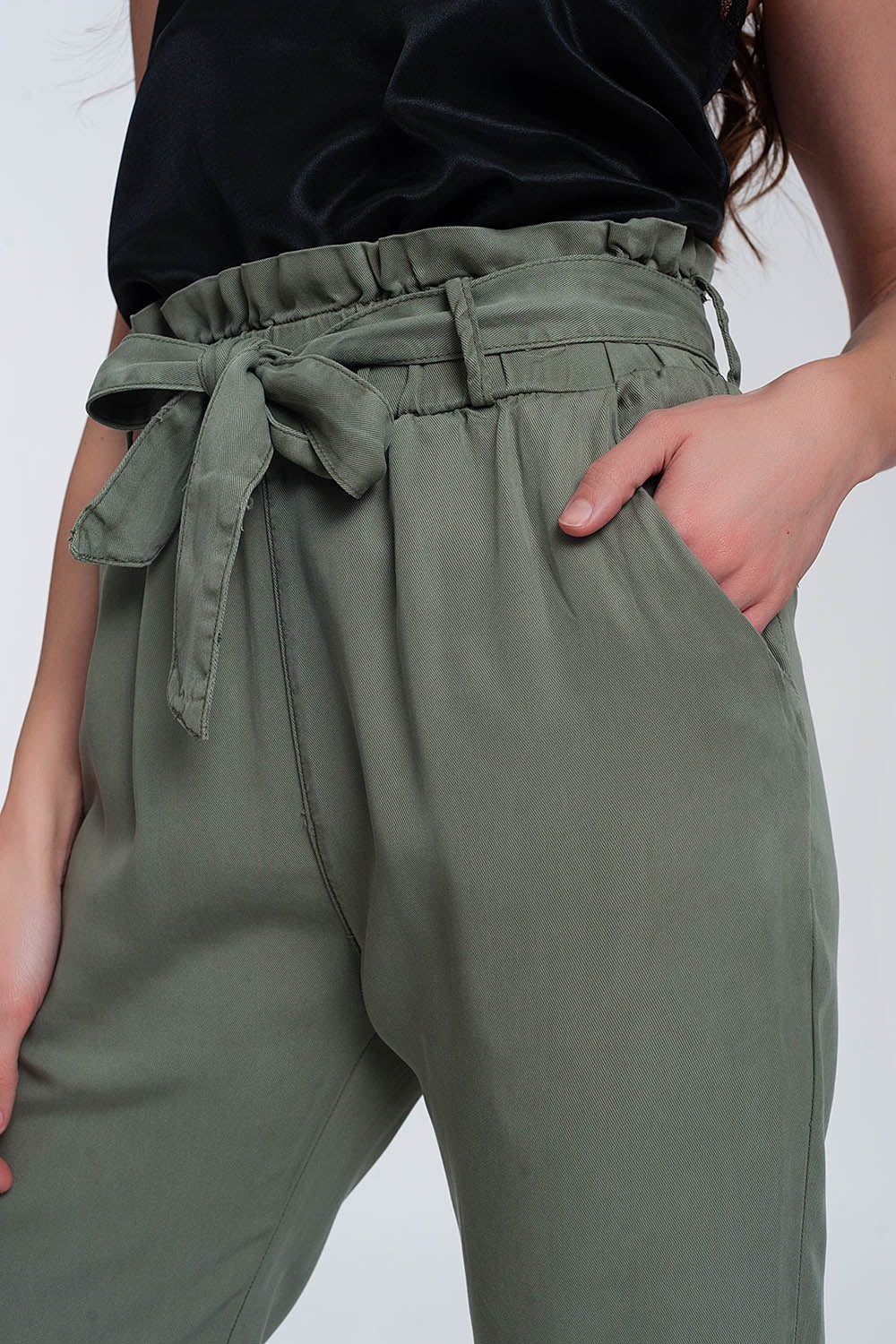 Pants with tie waist in greenPants