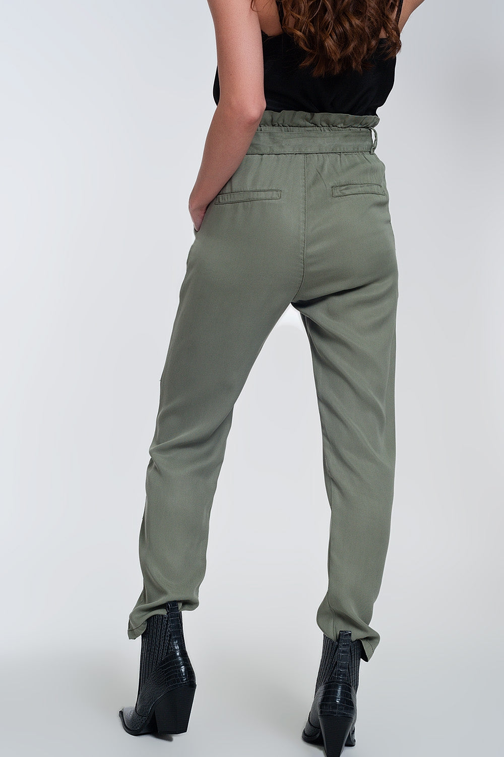 Pants with tie waist in greenPants