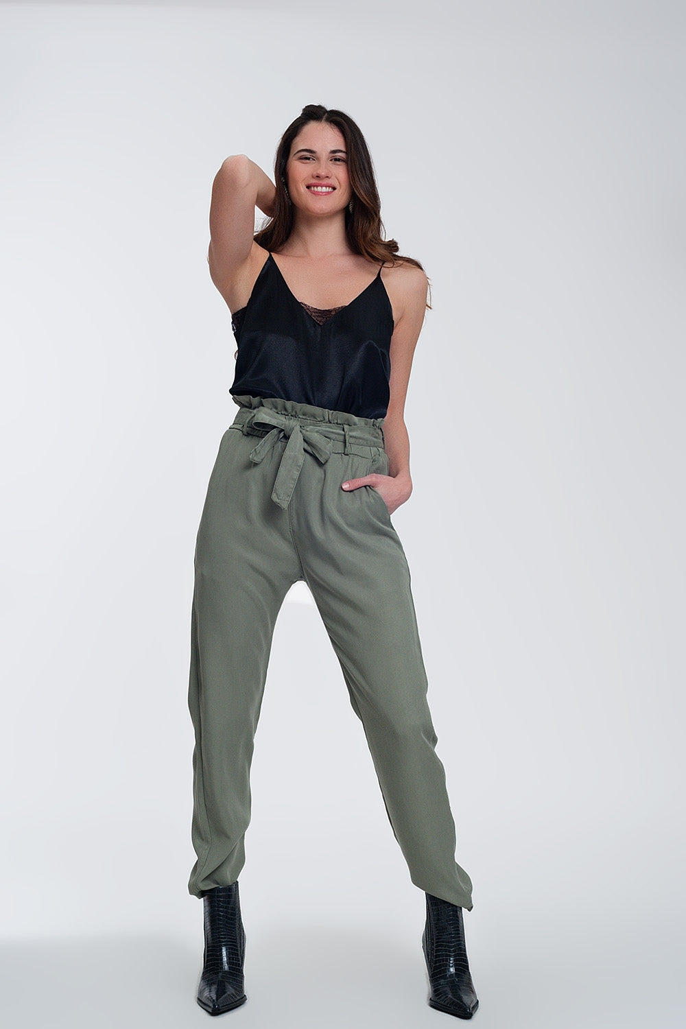 Pants with tie waist in greenPants