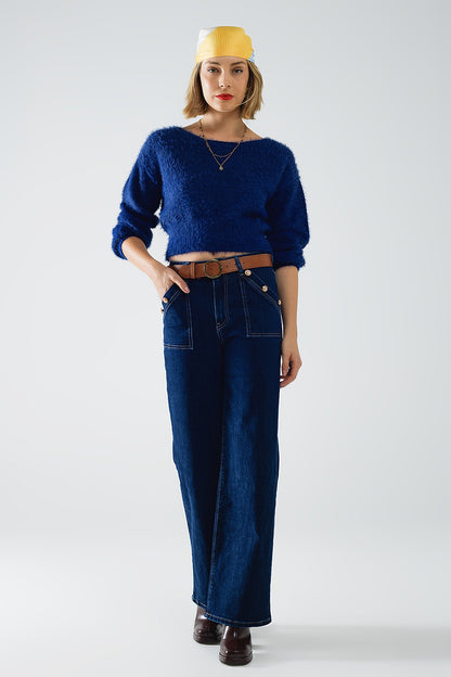 cropped fluffy sweater in navy blue fitted at the waist