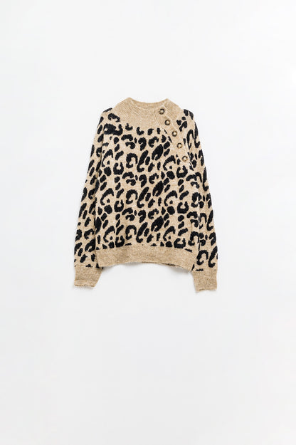 Leopard knit sweater with buttons on the side