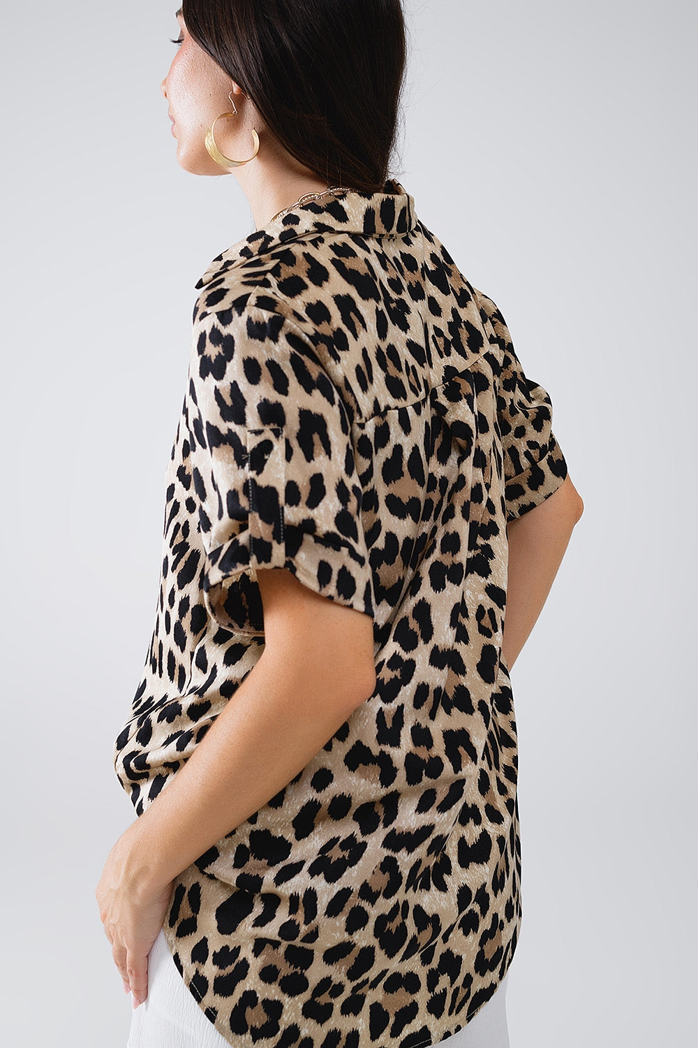 Relaxed Leopard Print Shirt With Rolled Cuffs