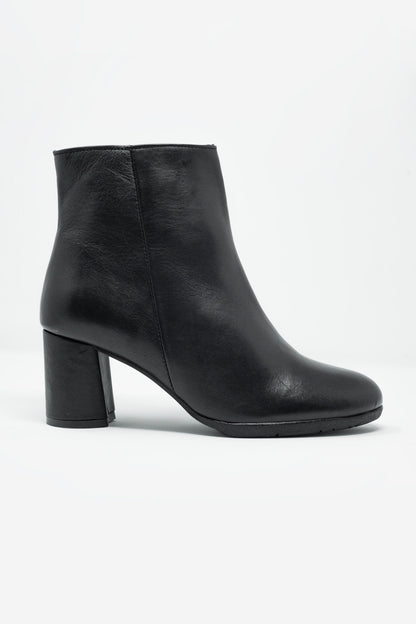Q2 black blocked mid heeled ankle boots with round toe