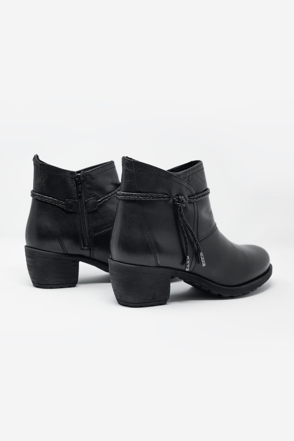 Black blocked mid heeled ankle bootsShoes