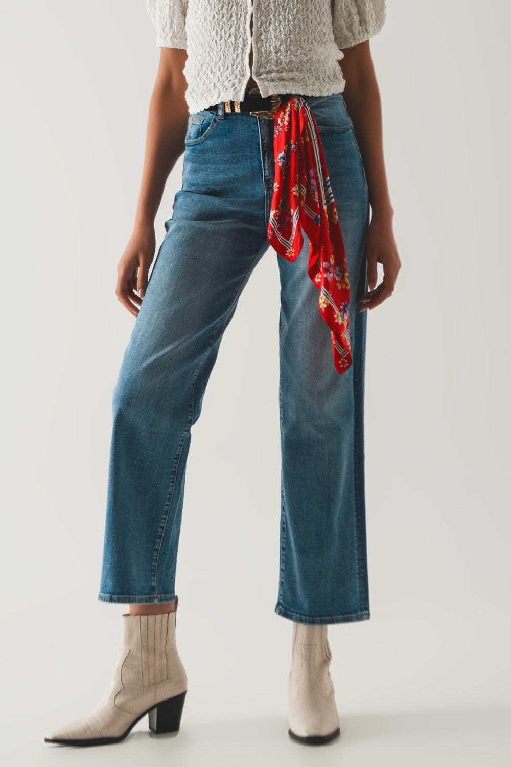 Cotton high waist straight leg jeans in vintage blueJeans