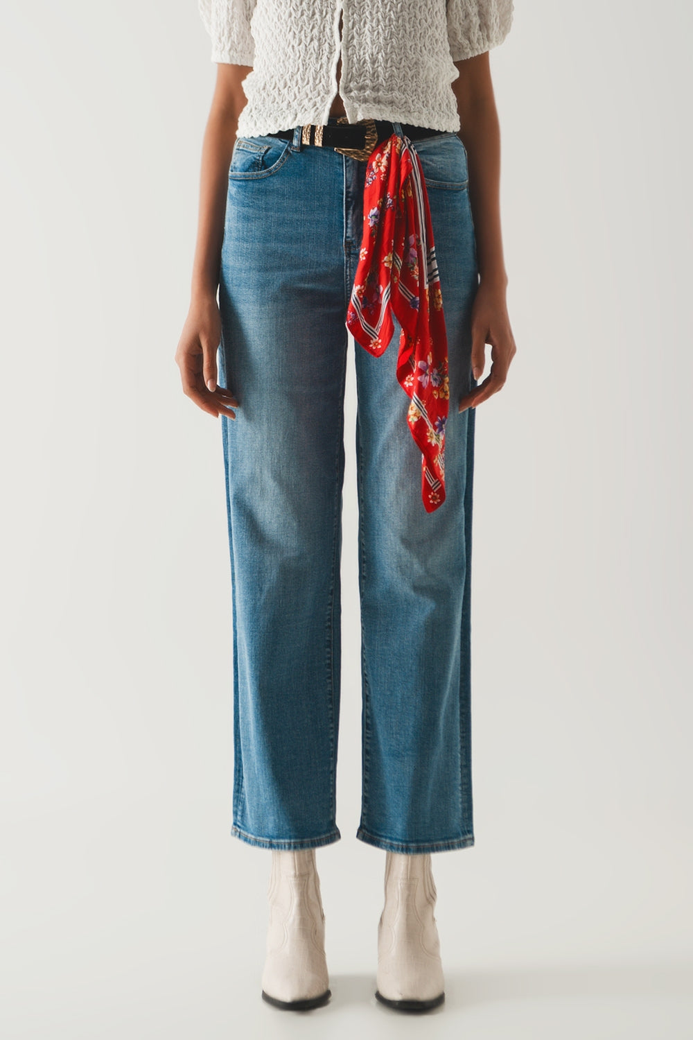 Cotton high waist straight leg jeans in vintage blueJeans