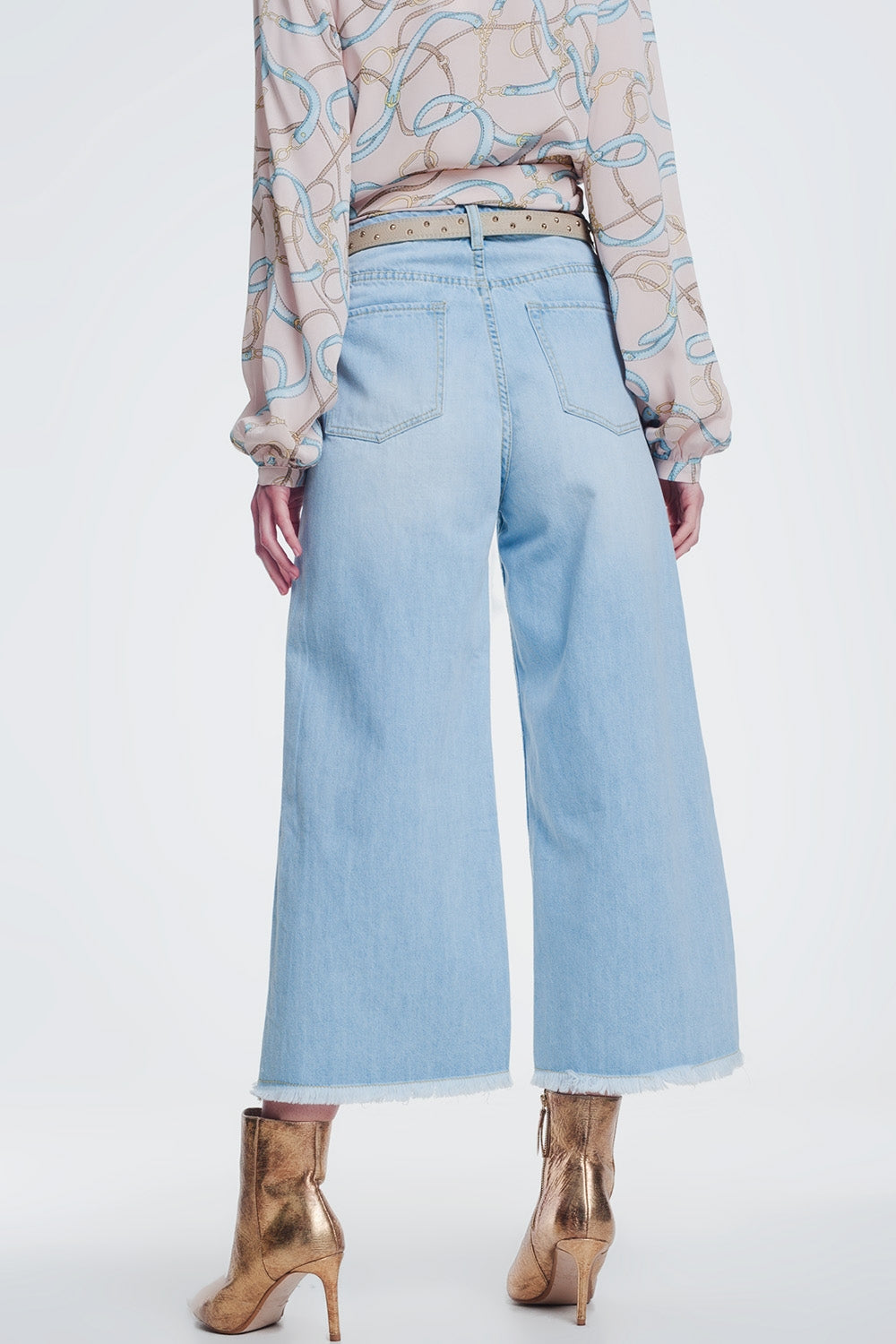 Culotte jeans with ripped hemJeans