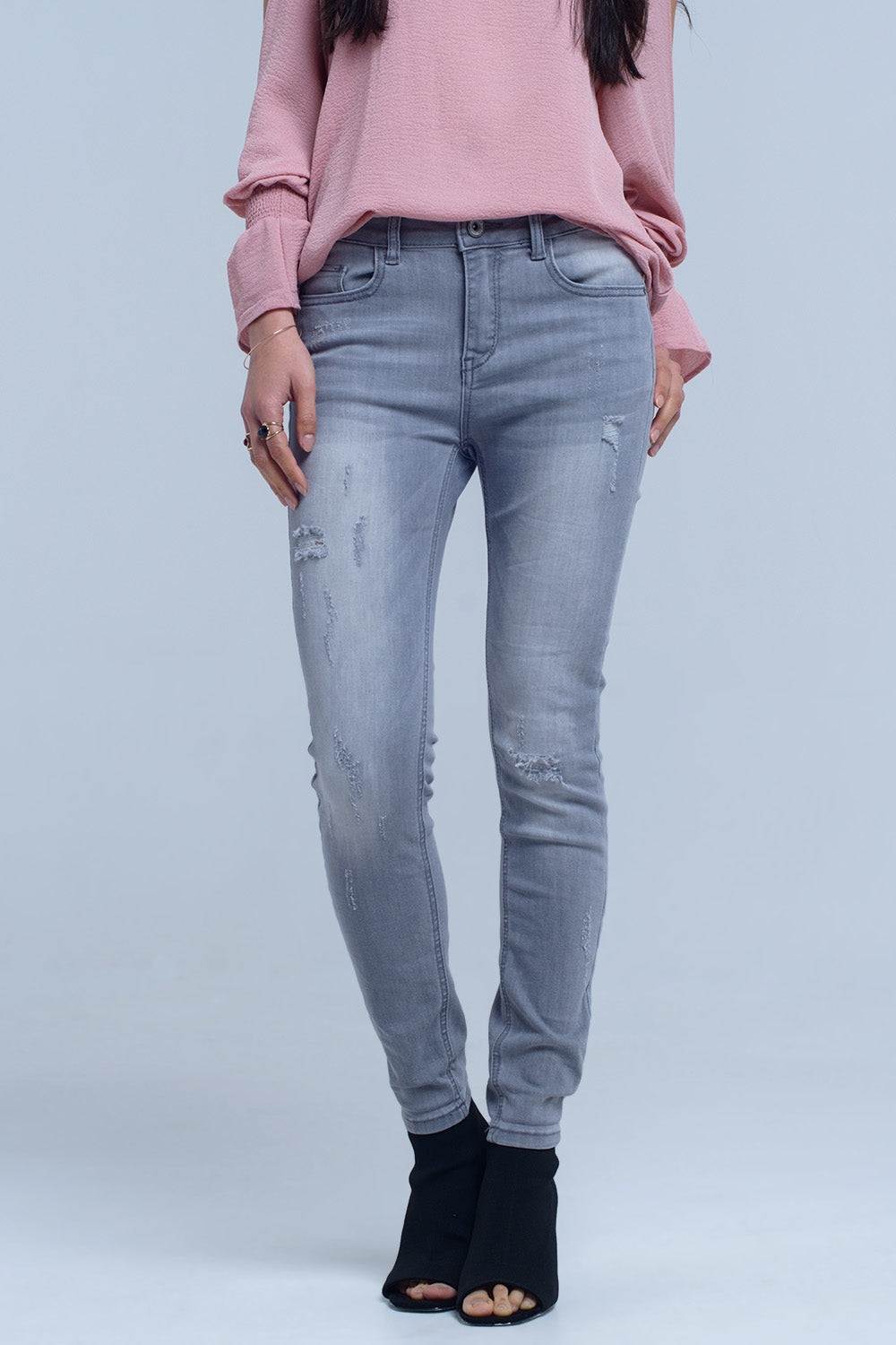 Gray jeans with rips detailJeans