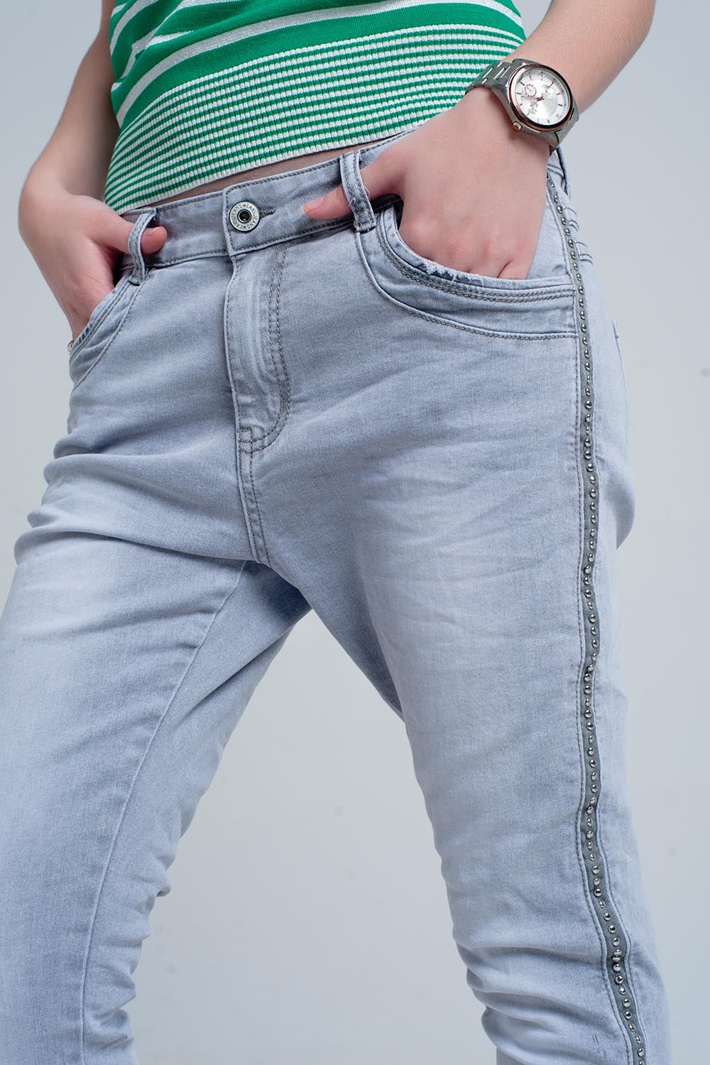 Q2 grey jeans with detail metalic