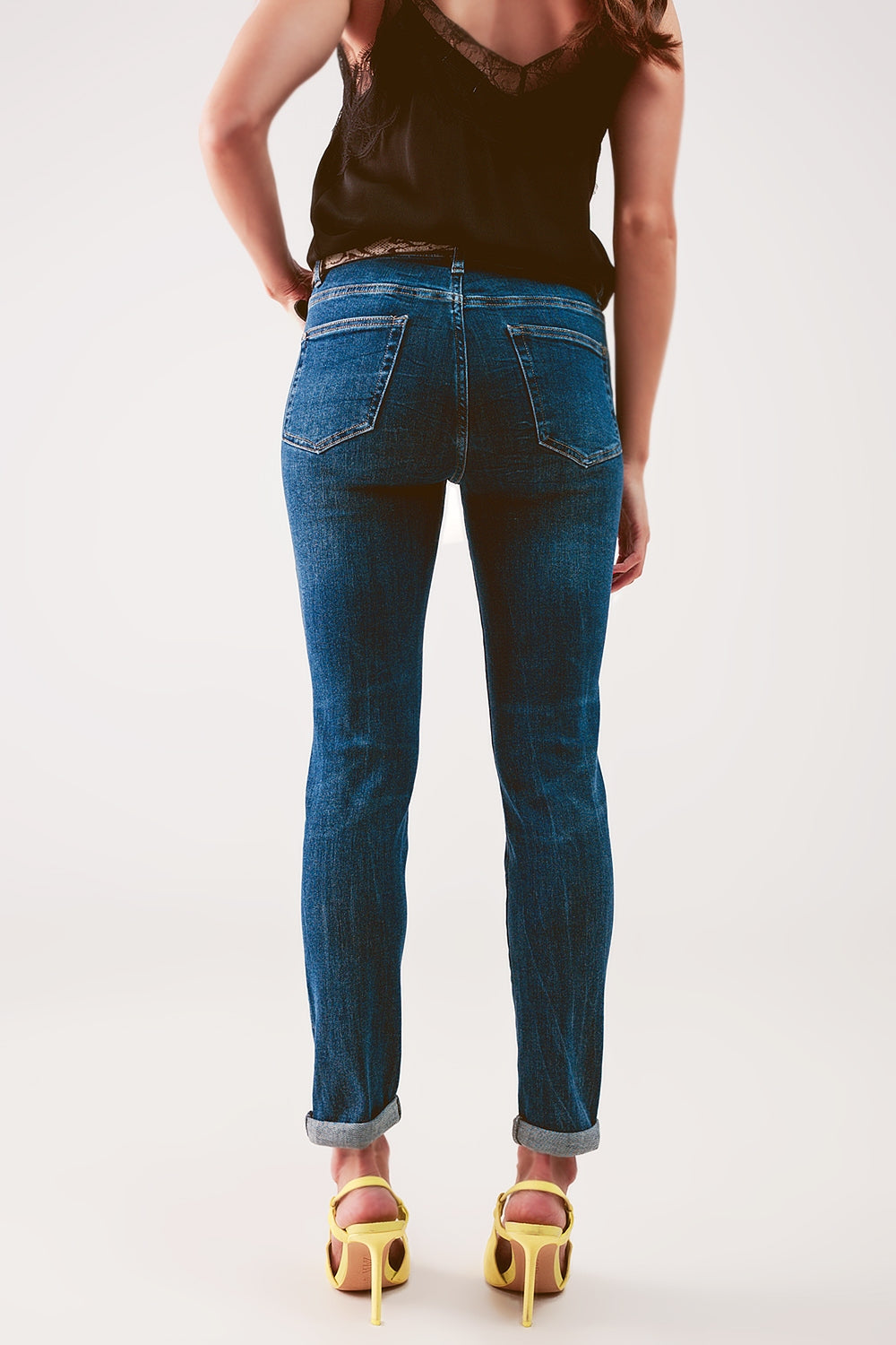 High rise skinny jeans in midwash blueJeans