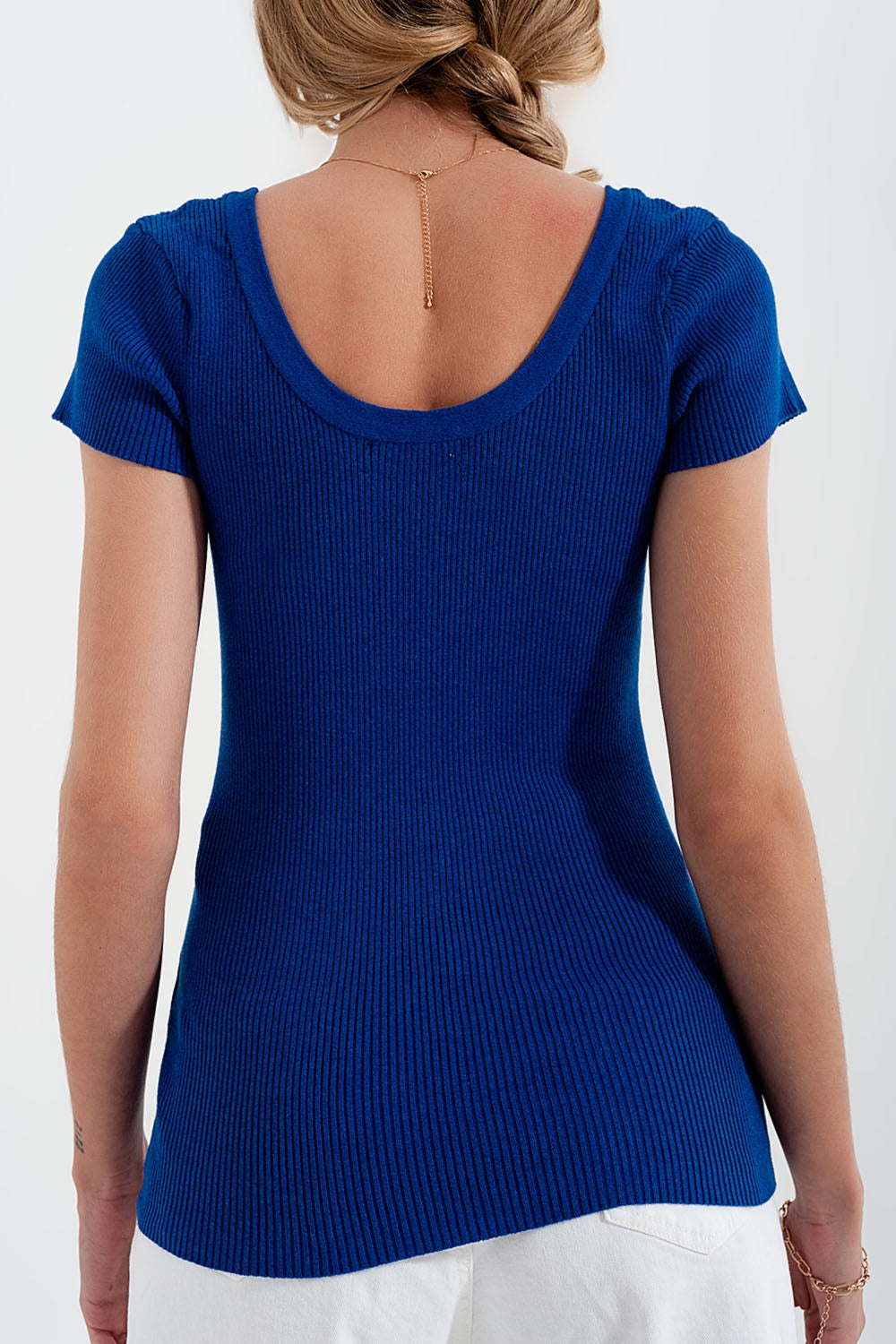 Q2-Knitted fit rib crew neck sweater in Blue-Sweaters
