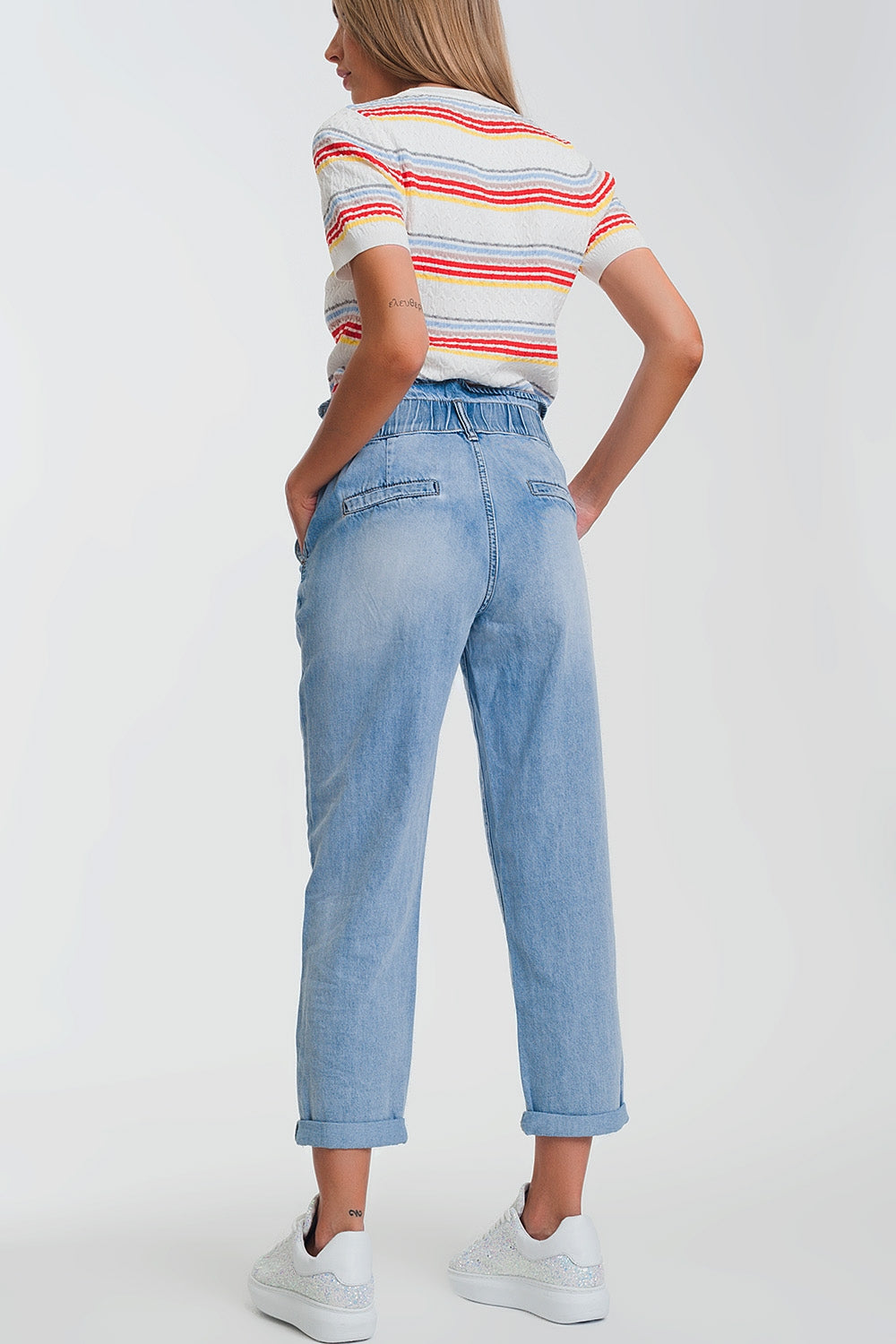 Light denim straight jeans with big waistband detailJeans