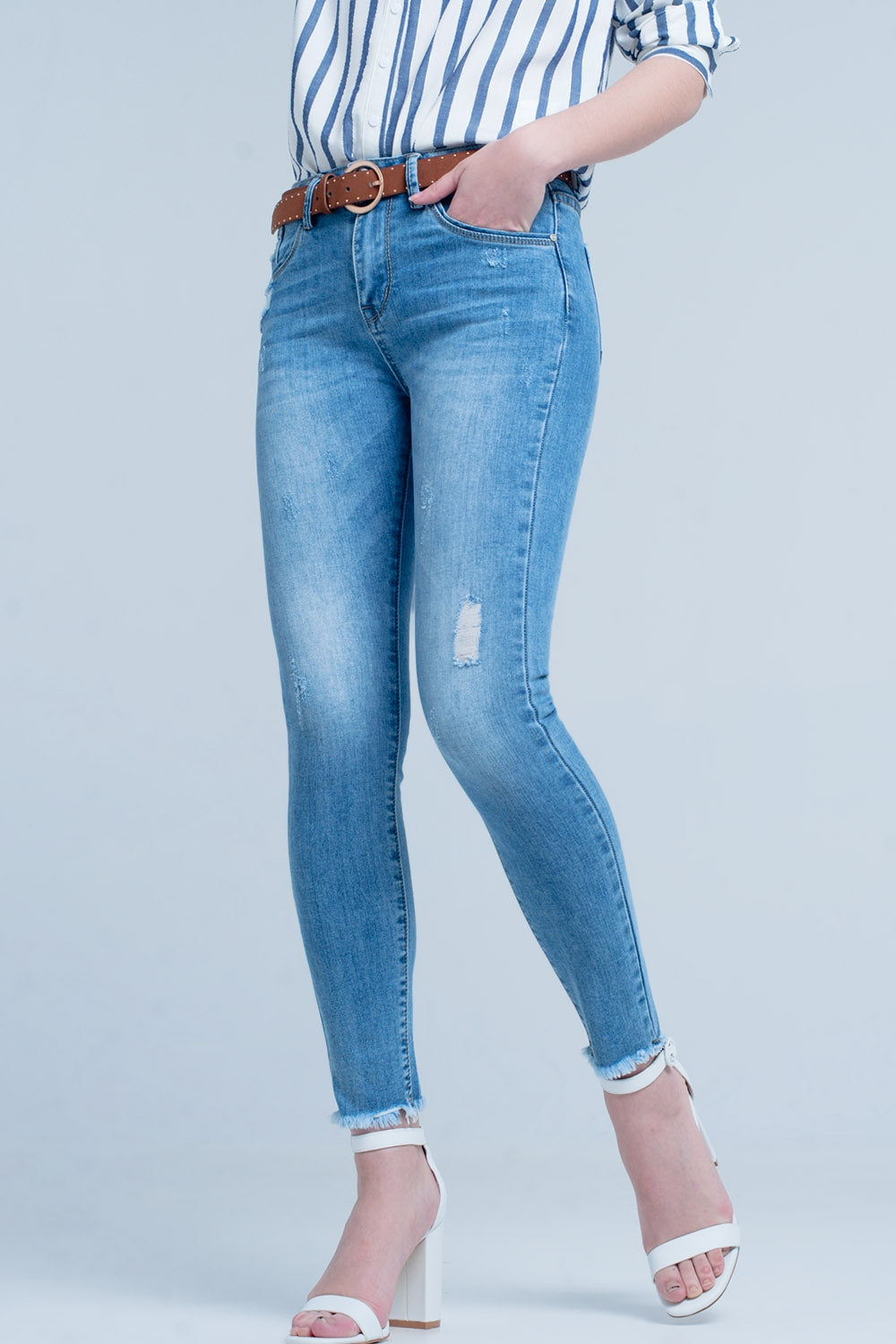 light wash skinny jean in blueJeans