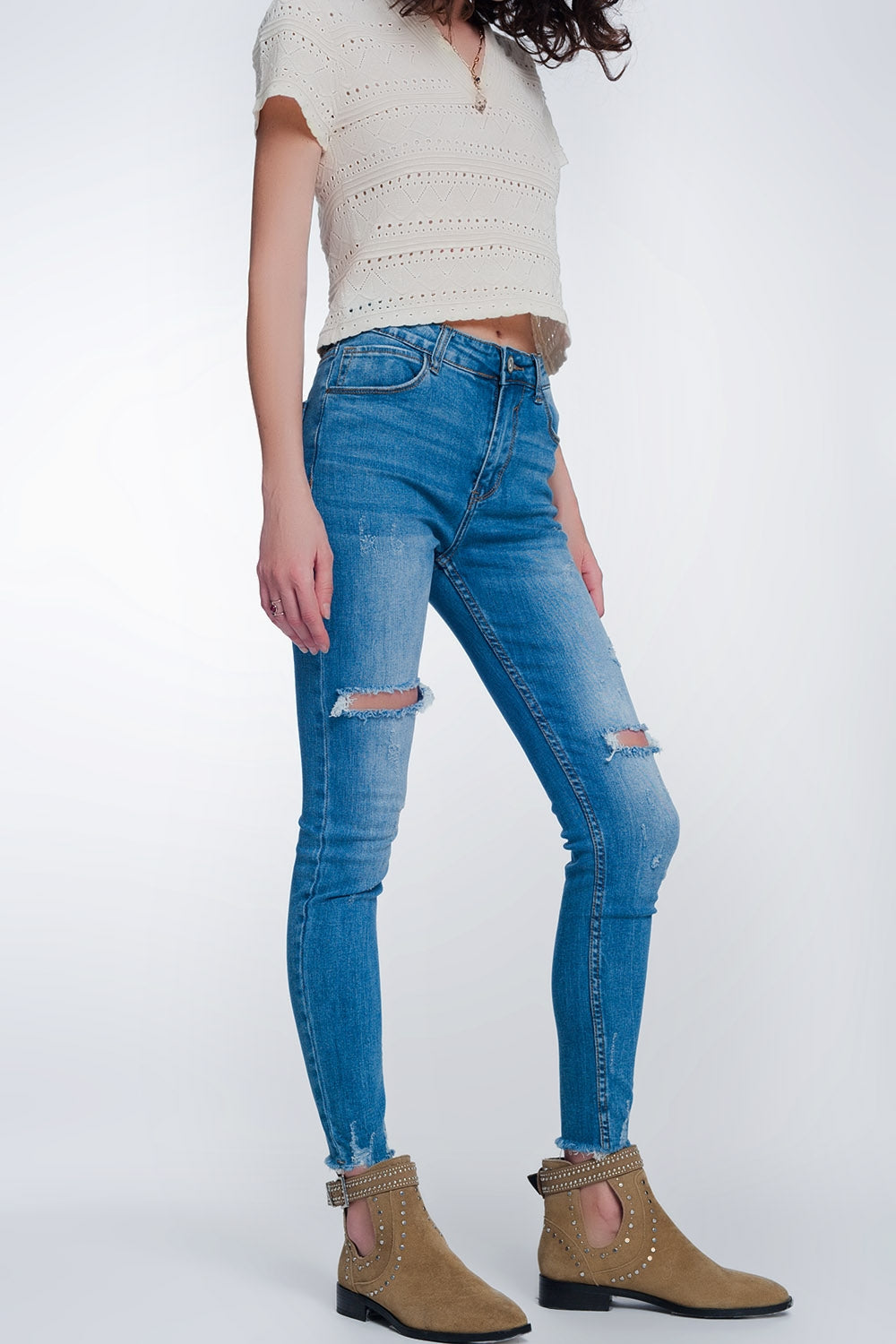 Q2 Mid denim super skinny jeans with holes in the knees