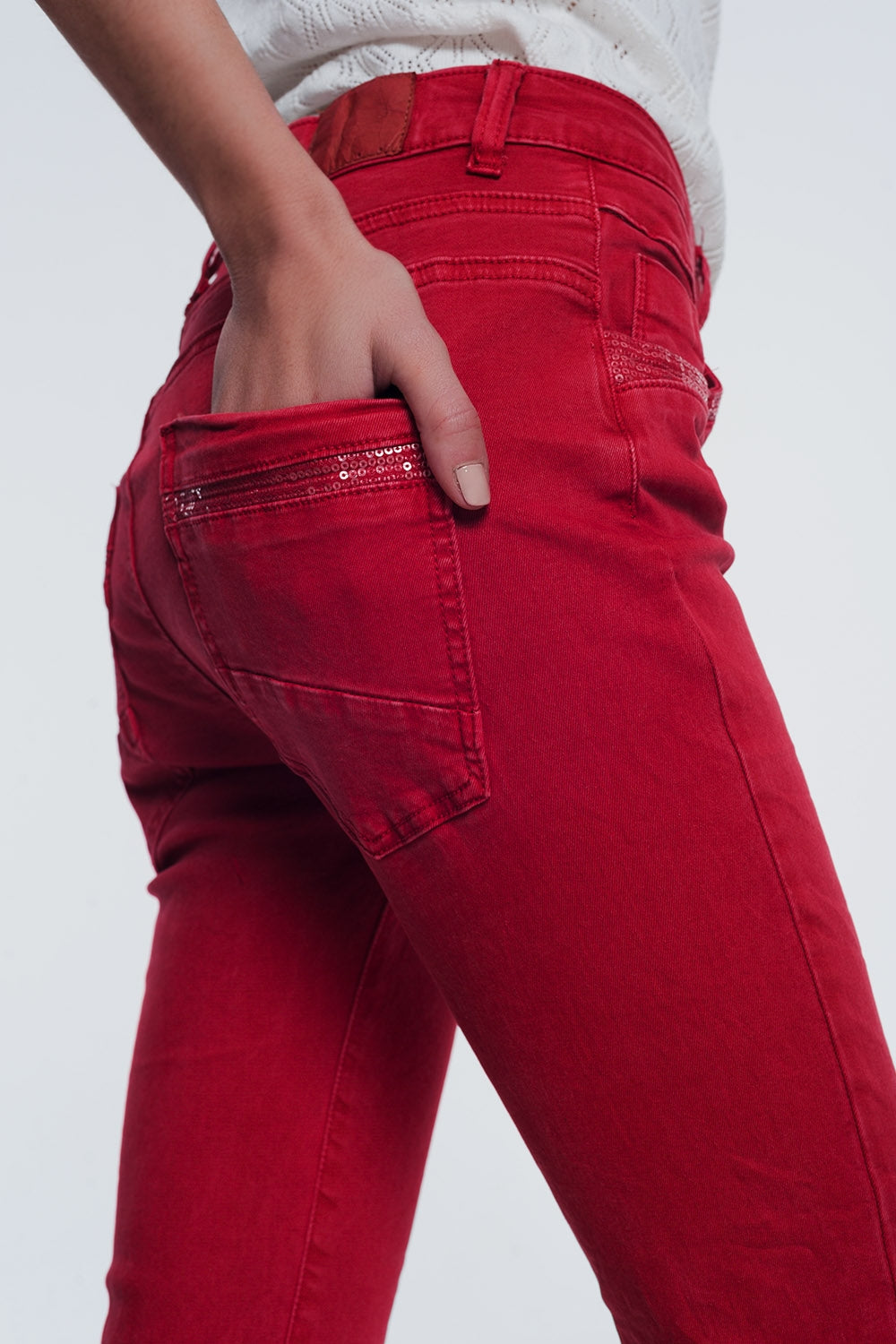 red boyfriend jeans with button closureJeans