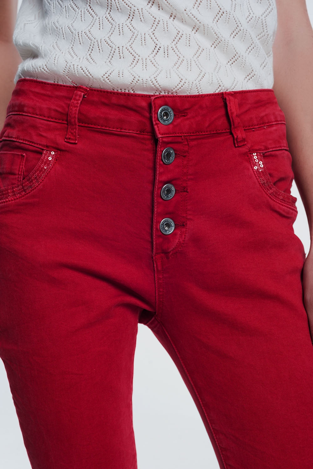 red boyfriend jeans with button closureJeans