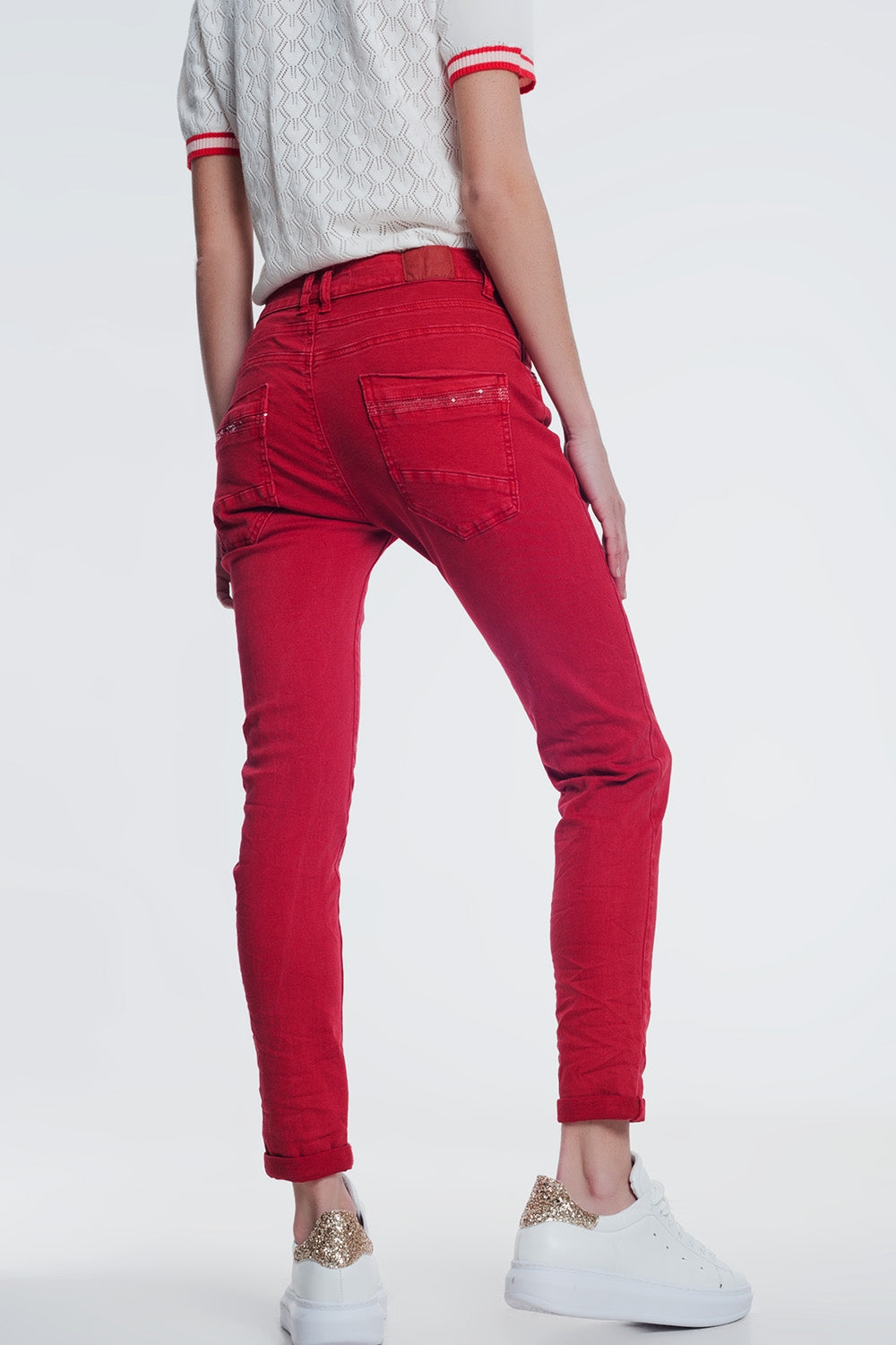 red boyfriend jeans with button closureJeans