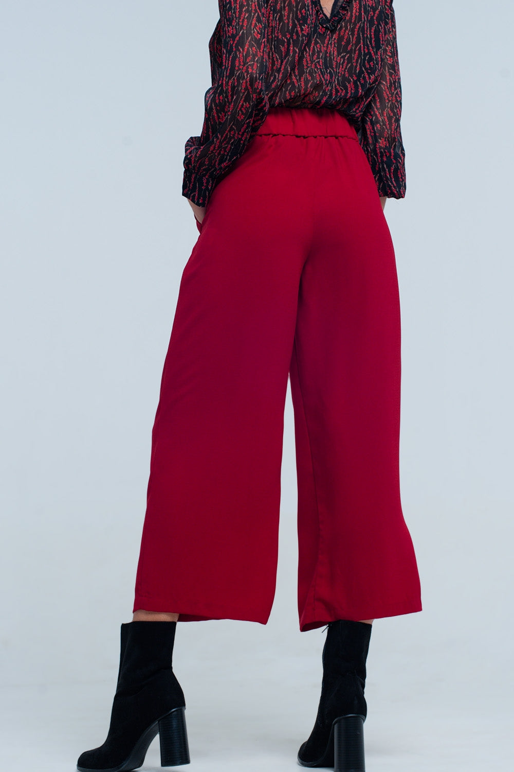 Red wide leg culottes with belt detailPants