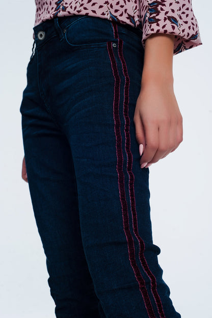 Q2 skinny jeans with sports red stripes