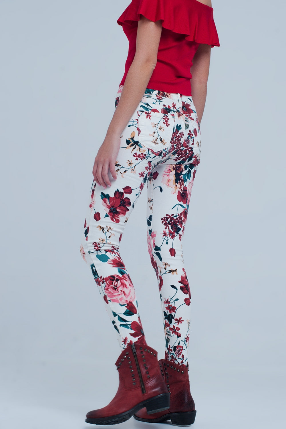 Q2-White jeans with roses print-Jeans
