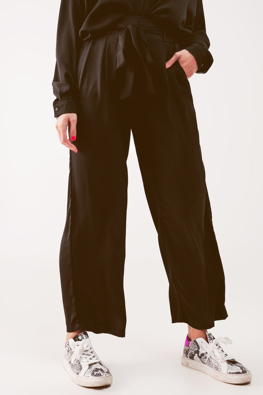 Q2 Wide leg belted pants in black