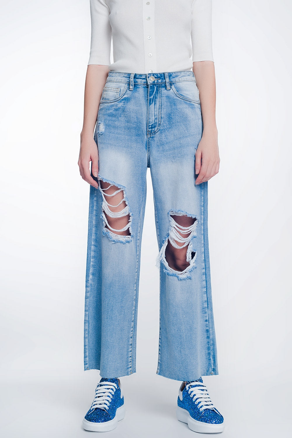 Q2 wide leg cropped raw hem jeans in light blue